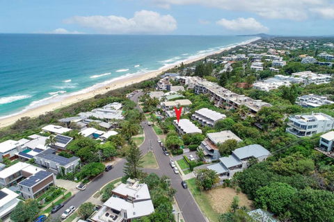 Andari Apartment 2, Sunshine Beach, Beachfront Street And Just Steps To Surf-club - Accommodation Bookings 3