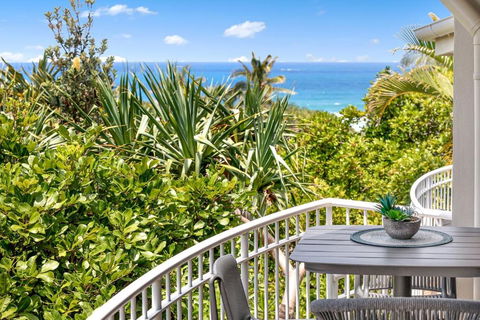 Andari Apartment 2, Sunshine Beach, Beachfront Street And Just Steps To Surf-club - Accommodation Bookings 0