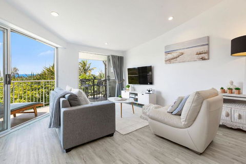 Andari Apartment 2, Sunshine Beach, Beachfront Street And Just Steps To Surf-club - Accommodation Bookings 1