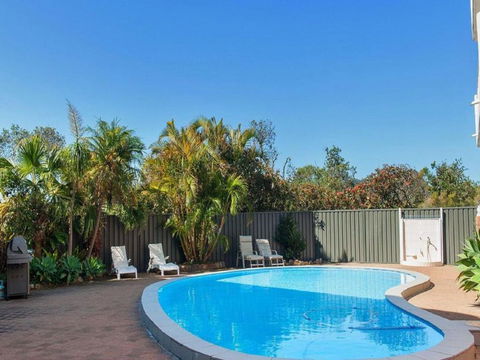 Albacore 3 Waterfront Pool Lift And Views - Accommodation Bookings 4
