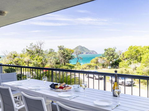 Albacore 3 Waterfront Pool Lift And Views - Accommodation Bookings 0