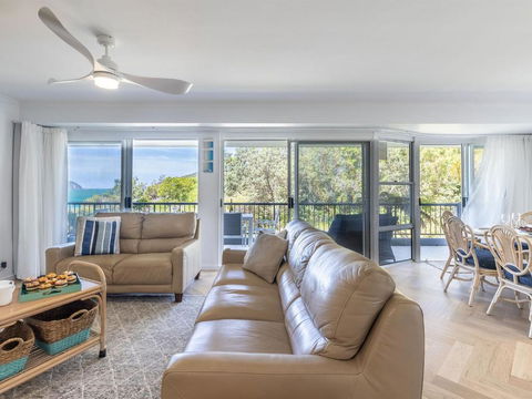 Albacore 3 Waterfront Pool Lift And Views - Accommodation Bookings 2