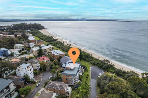 Albacore 3 Waterfront Pool Lift And Views - Accommodation Bookings 1
