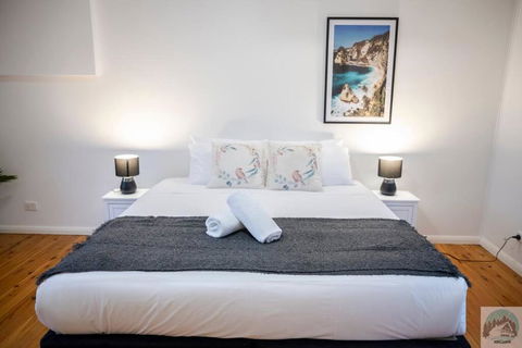 Aircabin - Beecroft - Sydney - 3 Bed Holiday House - Accommodation Bookings 1