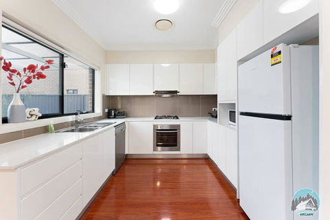 Aircabin - Carlingford - Sydney - 4 Beds House - Accommodation Bookings 1