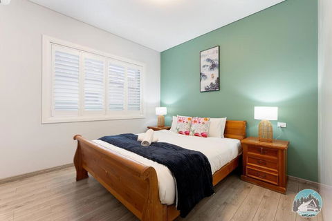 Aircabin - Fairfield - Modern - 6 Bedrooms House - Accommodation Bookings 2