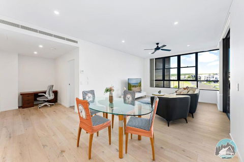 Aircabin - Shell Cove - Next To Marina - 2BR Apt - Accommodation Bookings 3