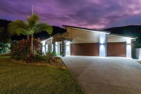 Airlie Beach Home - Accommodation Bookings 2