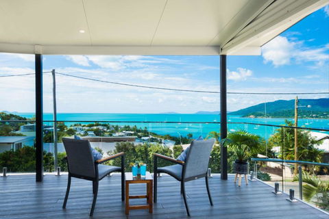 Airlie Blue On Blue - Accommodation Bookings 1