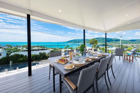 Airlie Blue On Blue - Accommodation Bookings 0