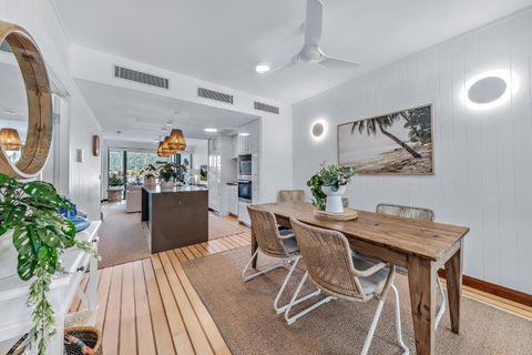 Airlie Breezes At The Boathouse - Accommodation Bookings 4