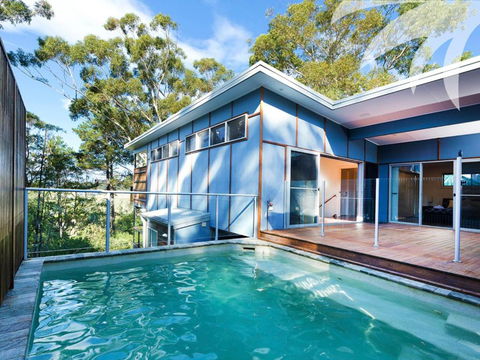 Akama - Accommodation Bookings 0