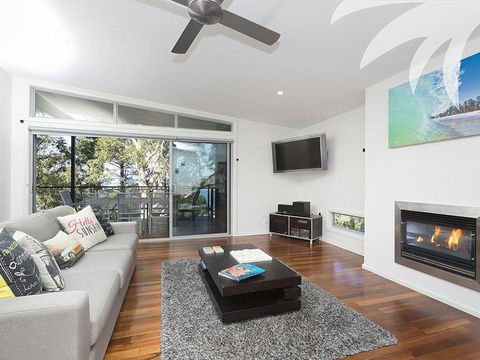Akama - Accommodation Bookings 3