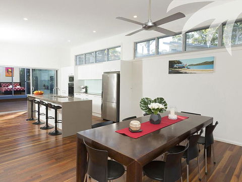 Akama - Accommodation Bookings 4