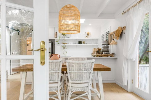 Alabaster Byron - Accommodation Bookings 1