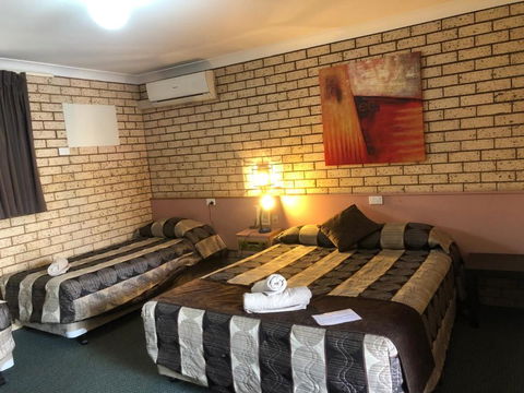 Alamo Motor Inn - Accommodation Bookings 4