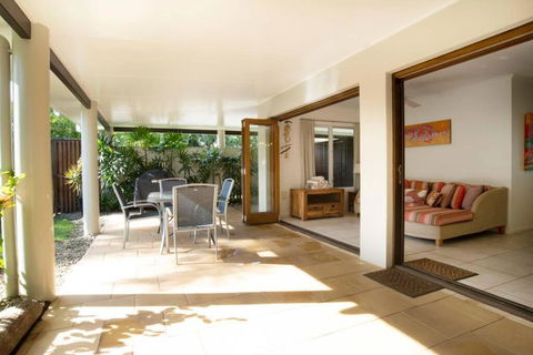 Alani - Absolute Beachfront - Sleeps Up To 10 - Accommodation Bookings 2