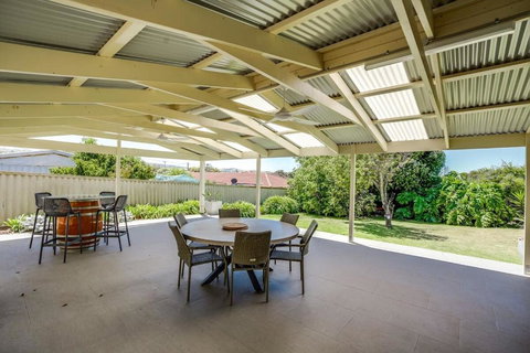 Albatross-96 Albatross Ave Hayborough - No Linen Included - Accommodation Bookings 1