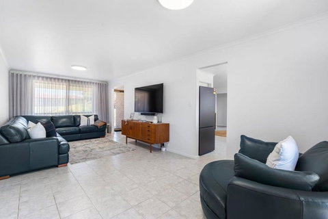 Albatross-96 Albatross Ave Hayborough - No Linen Included - Accommodation Bookings 2