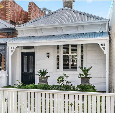 Albert Park Bespoke Brilliance 4Bed 2Bath - Accommodation Bookings 0
