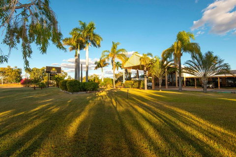 Albert Park Motor Inn-KING BEDS-POOL-SHADED PARKING - Accommodation Bookings 0