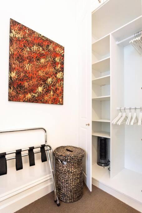 Albert Park Victorian House With Style And Art Gallery - Accommodation Bookings 2
