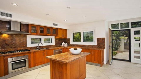 Alemar Close To Beach, Shops And Cafes Accom Holidays - Accommodation Bookings 3