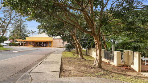 Alemar Close To Beach, Shops And Cafes Accom Holidays - Accommodation Bookings 2