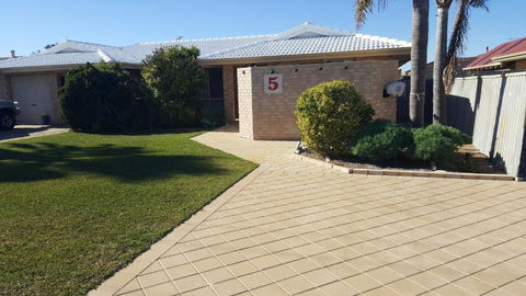 Alexander Drive B & B - Accommodation Bookings 2