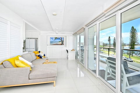 Alexandra Headland Ocean Dream - Stunning View ZA6 - Accommodation Bookings 1