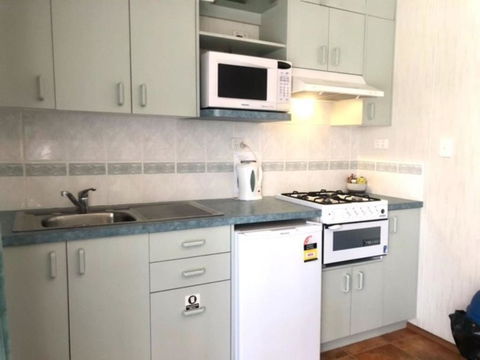 Alexandra Parklife Studio 4 - Accommodation Bookings 3