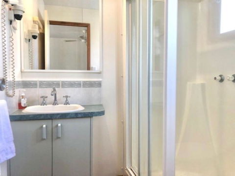Alexandra Parklife Studio 4 - Accommodation Bookings 4