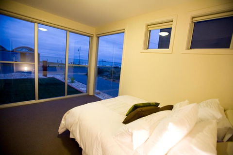 Aloha Beachfront Port Fairy - Accommodation Bookings 4