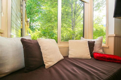 Alpine Arnica Cottage 1 - Accommodation Bookings 3