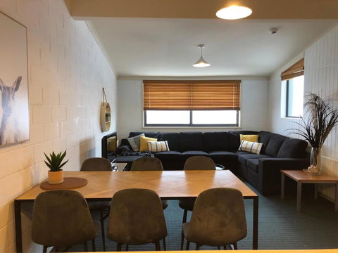 Alpine Cabin- Spa/Pool/Sauna - Accommodation Bookings 0
