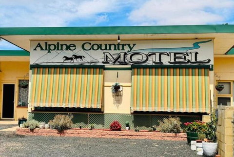 ALPINE COUNTRY MOTEL Plus FREE COFFEE - Accommodation Bookings 0