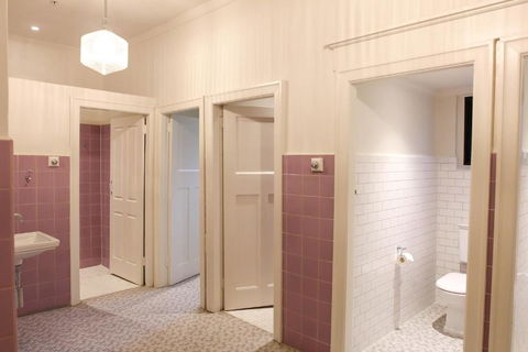 Alpine Hotel, Eat Drink Sleep - Accommodation Bookings 2