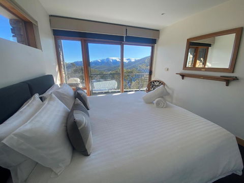 Alpine Woodsmoke Apartments - Accommodation Bookings 2