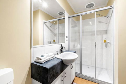 Altair - Accommodation Bookings 4
