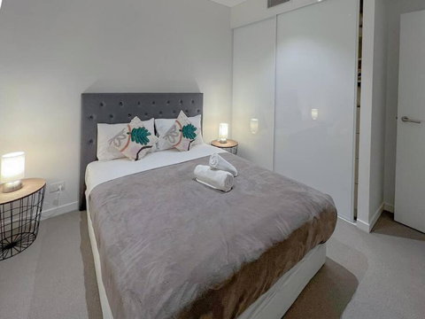 Amazing 2 Bedroom In CBD! - Accommodation Bookings 4