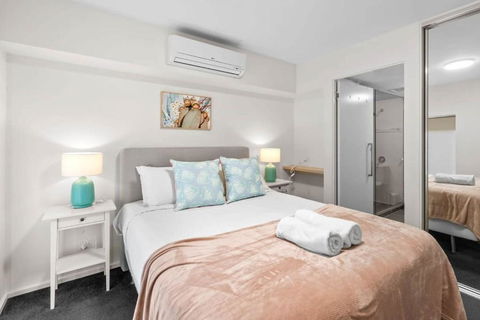 Amazing CBD 2BR Apt - Walkable & Wi-Fi & Charm - Accommodation Bookings 3
