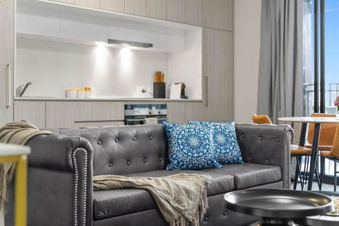 Amazing CBD 2BR Apt - Walkable & Wi-Fi & Charm - Accommodation Bookings 4