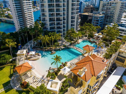 Amazing Chevron Heart Of Surfers Apartment - Accommodation Bookings 0