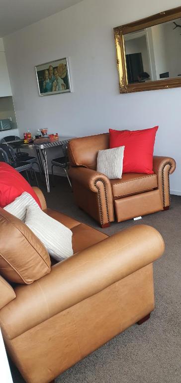 Alt 18 - Accommodation Bookings 1