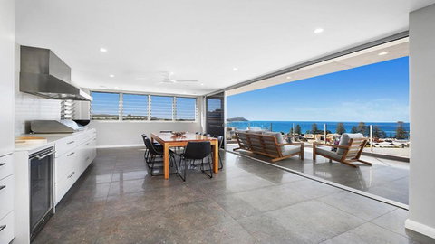 Amazing Views And Short Walk To Beach - Accommodation Bookings 2