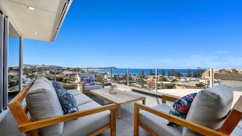 Amazing Views And Short Walk To Beach - Accommodation Bookings 0