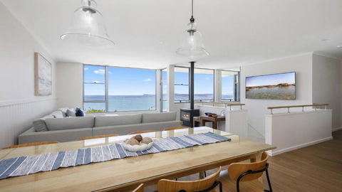 Amazing Views, Stunning Beaches And Beautiful Bushwalks - Accommodation Bookings 0