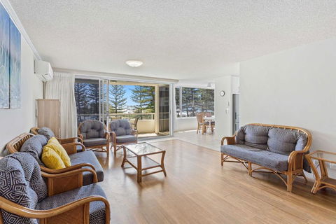 Ambassador Beachfront Apartments - Hosted By Burleigh Letting - Accommodation Bookings 2