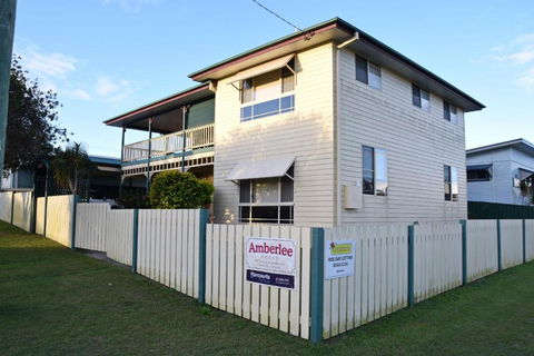 Amberlee House - Bring Your Own Linen - Accommodation Bookings 0