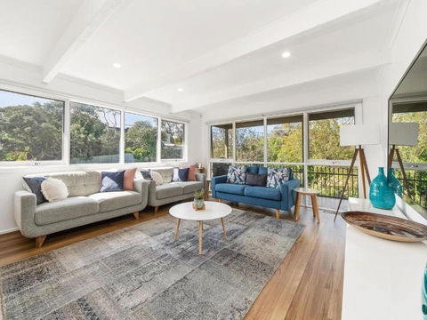 Amelia - Moments To The Bay - Accommodation Bookings 4